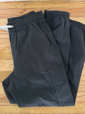 NWOT Vuori Scout Jogger Small